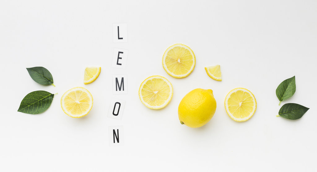 lemon and its slices