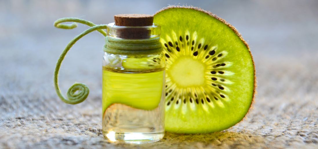 kiwi and oil