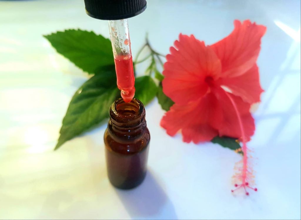 121054817_697986121072165_210840730771199544_o hibiscus lip and cheek tint